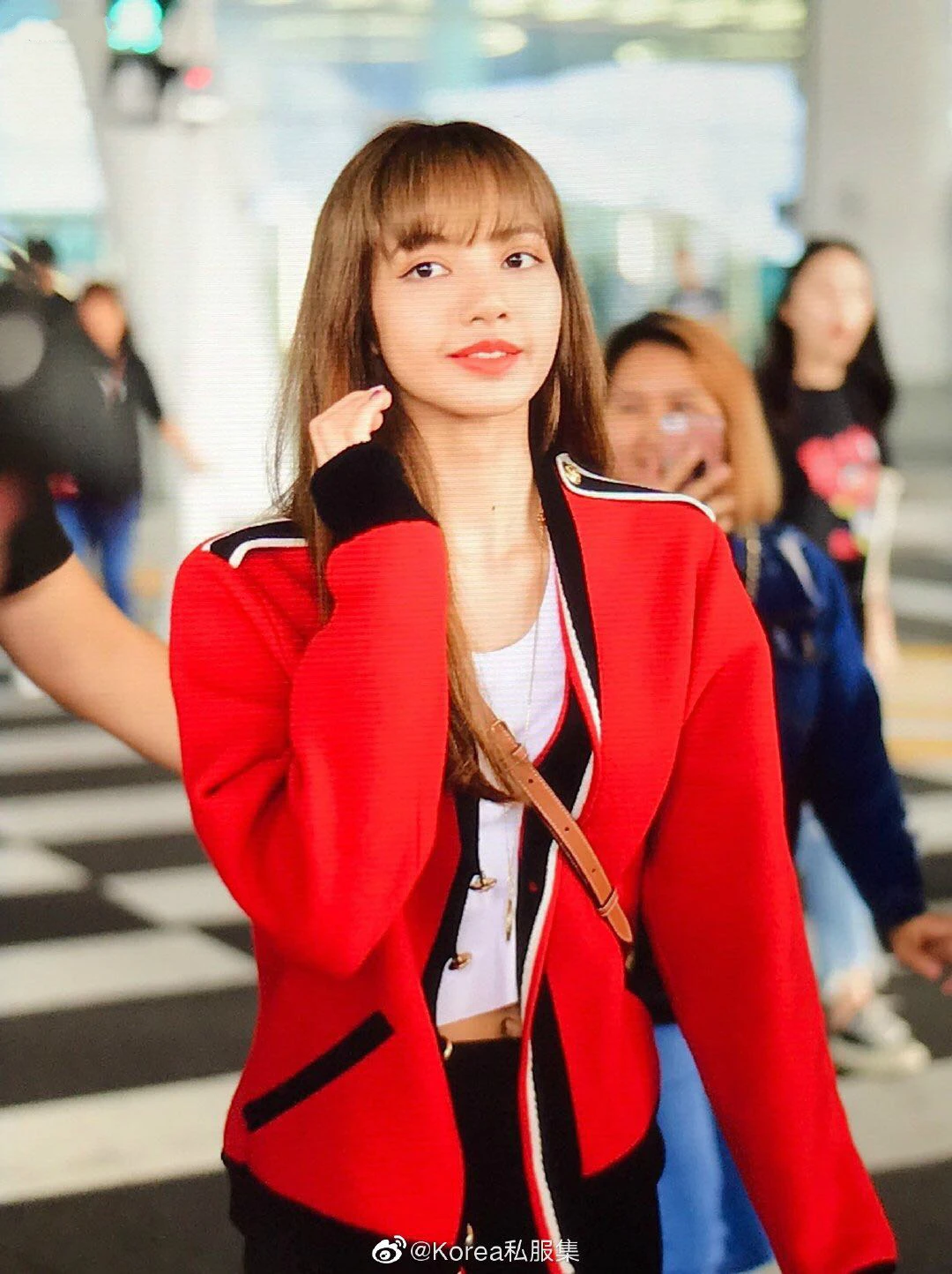 Kpop Черный Розовый Лиза же красный вязаный большой карман толстовки с капюшоном и v-образным вырезом женская уличная мода свободные Harajuku толстовки Женское пальто