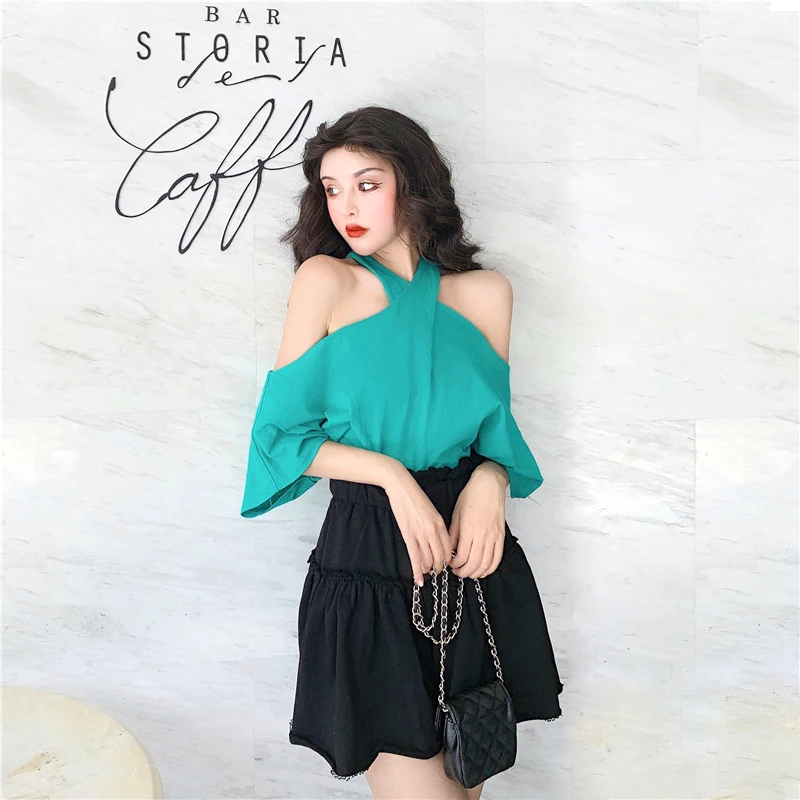 

New Fashion Women's Two Piece Set Sexy Backless Halter T-shirt + Casual Loose Shorts Set 2 Piece Outfits for Women