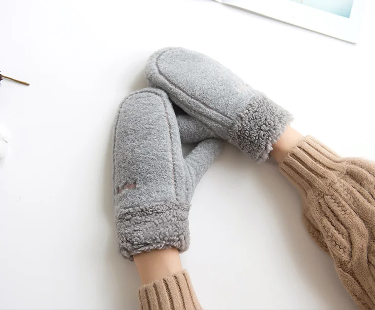 Letter grey gloves Корейская версия универсальных осенне-зимних утолщенных студенческих теплых перчаток с буквенным принтом - Цвет: Letter grey gloves