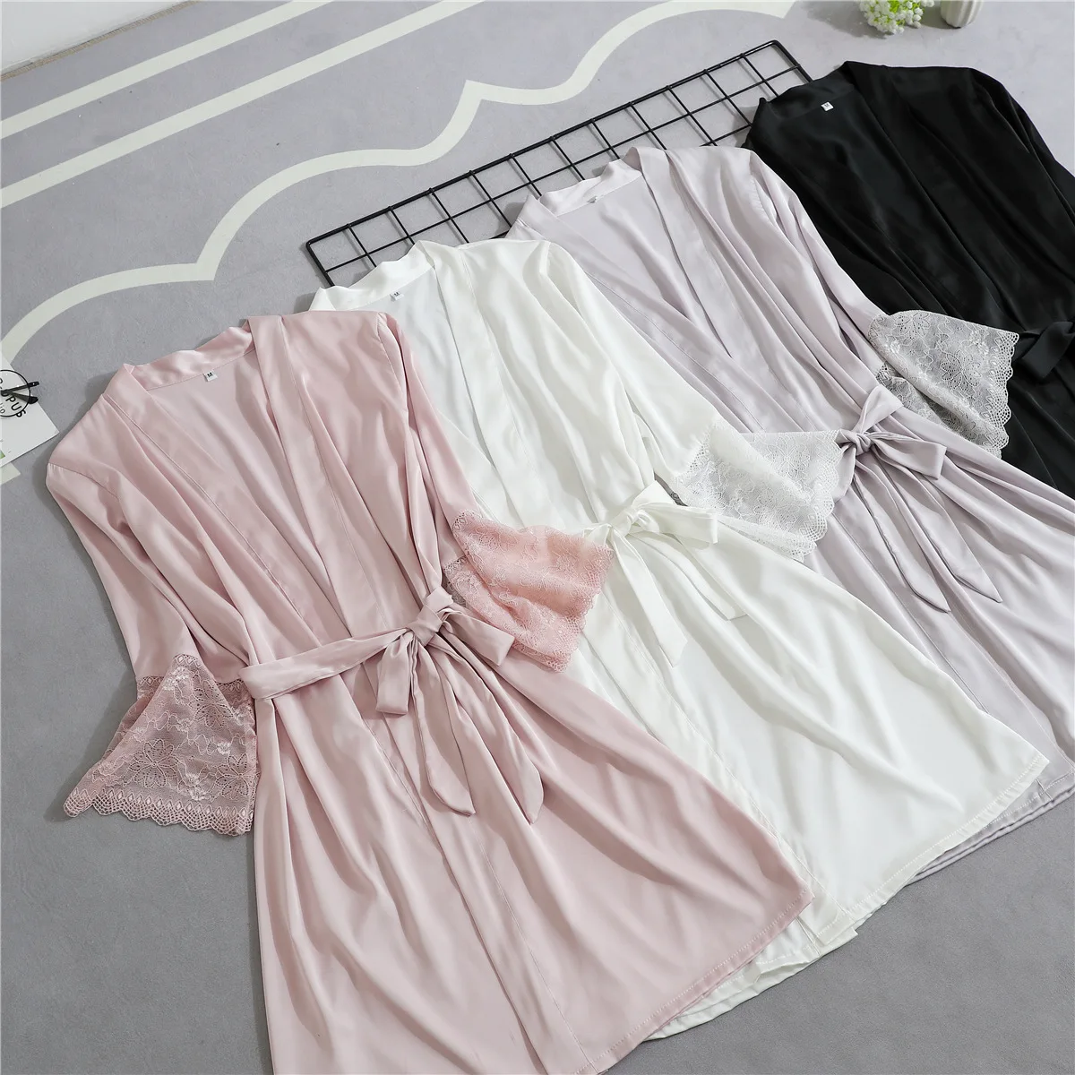 

Soft Satin Material Lady Bath Gown Kimono Robe Casual Summer Short Nightgown Sleepwear Sexy Lace Intimate Lingerie Wedding Robe