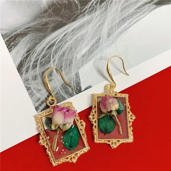 

Jouval Fashion Clear Acrylic Dried Rose Flower Drop Earrings For Women Vintage Gold Square Dangle Earings Brincos Female Jewelry