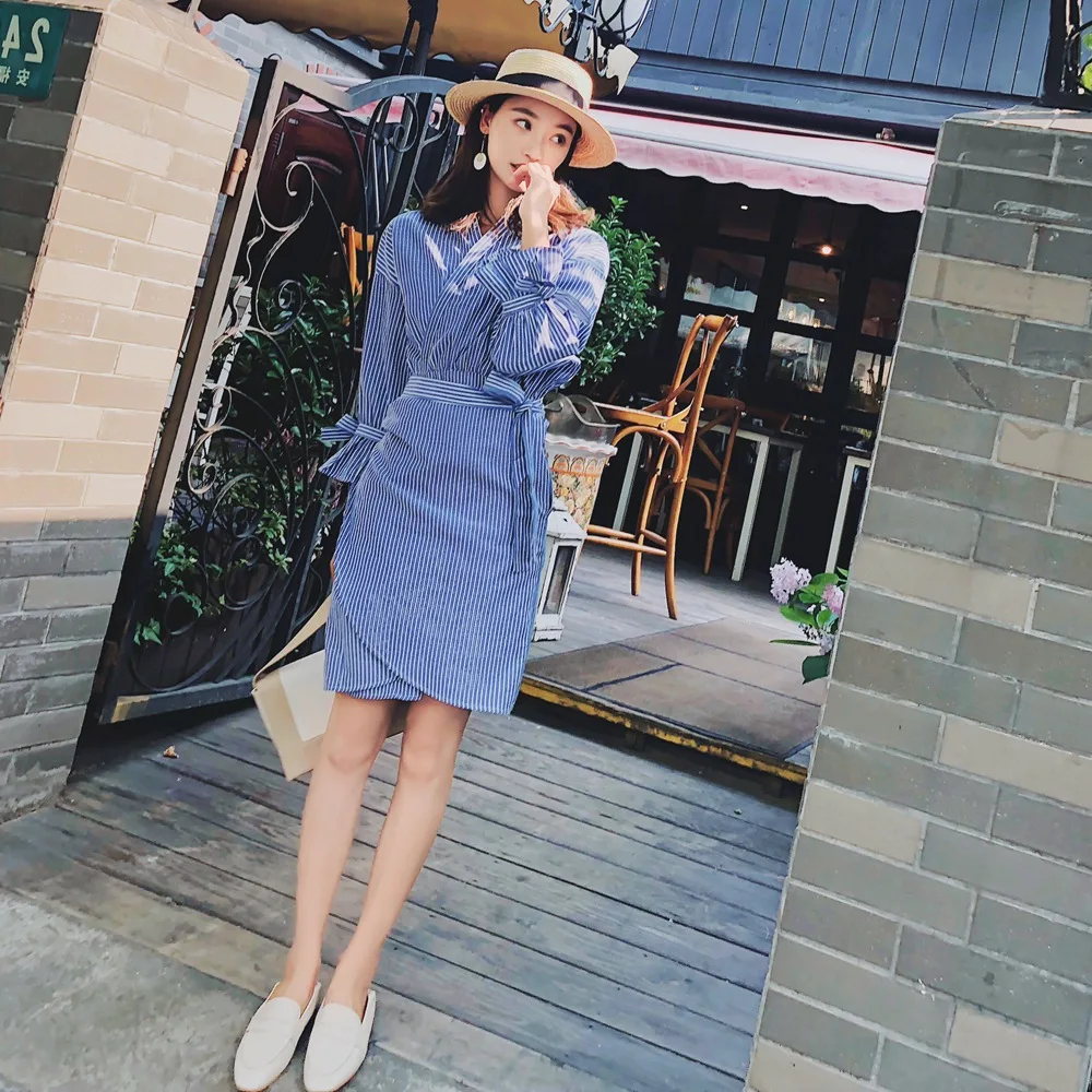 

Photo Shoot 2018 Autumn New Style WOMEN'S Dress-Style Retro Laziness-Style INS Bell Sleeve Waist Hugging Stripes V-neck Dress
