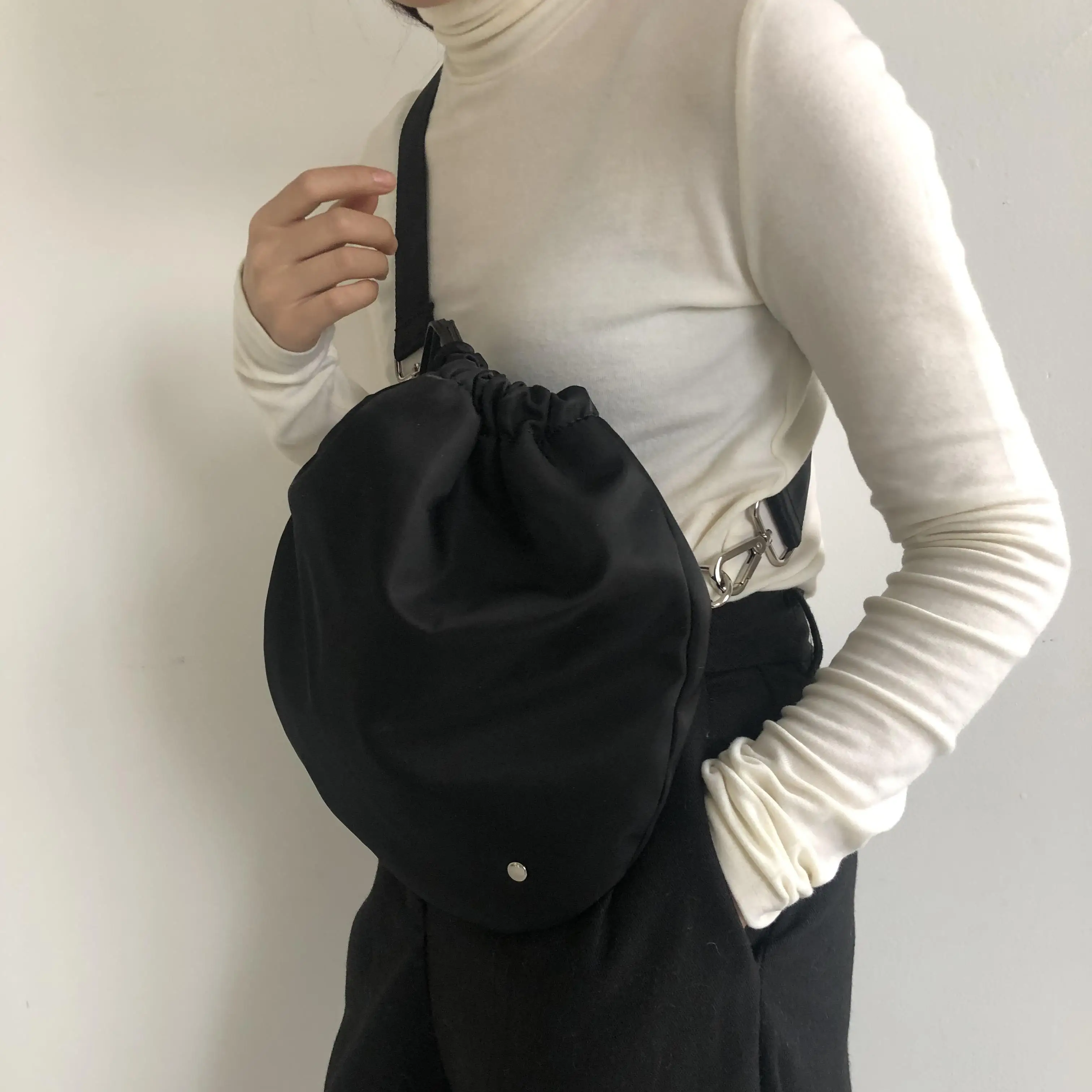 

2019 Newest Fashion Women Men Multi-purpose Adjustable Drawstring Large Capacity Cross Body Chest Shoulder Bag
