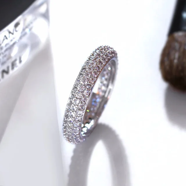 

New Style Micro Inlaid Diamond Zircon Circle Ring Fashion Temperament Elegant Bride Engagement 925 Silver Jewelry Ladies Ring