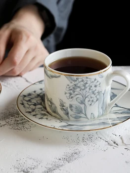 

Fine Bone China Vintage Espresso Cups Ceramic Handmade Craft Porcelain Royal Coffee Cup Tasas De Cafe Cup And Saucer Set EE50BD
