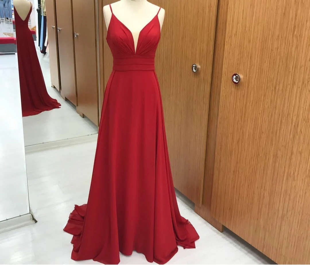 

Sexy Red Long V-Neck Chiffon Bridesmaid Dresses with Pockets Spaghetti Floor Length Lace Up Back Robes de Soirée for Women