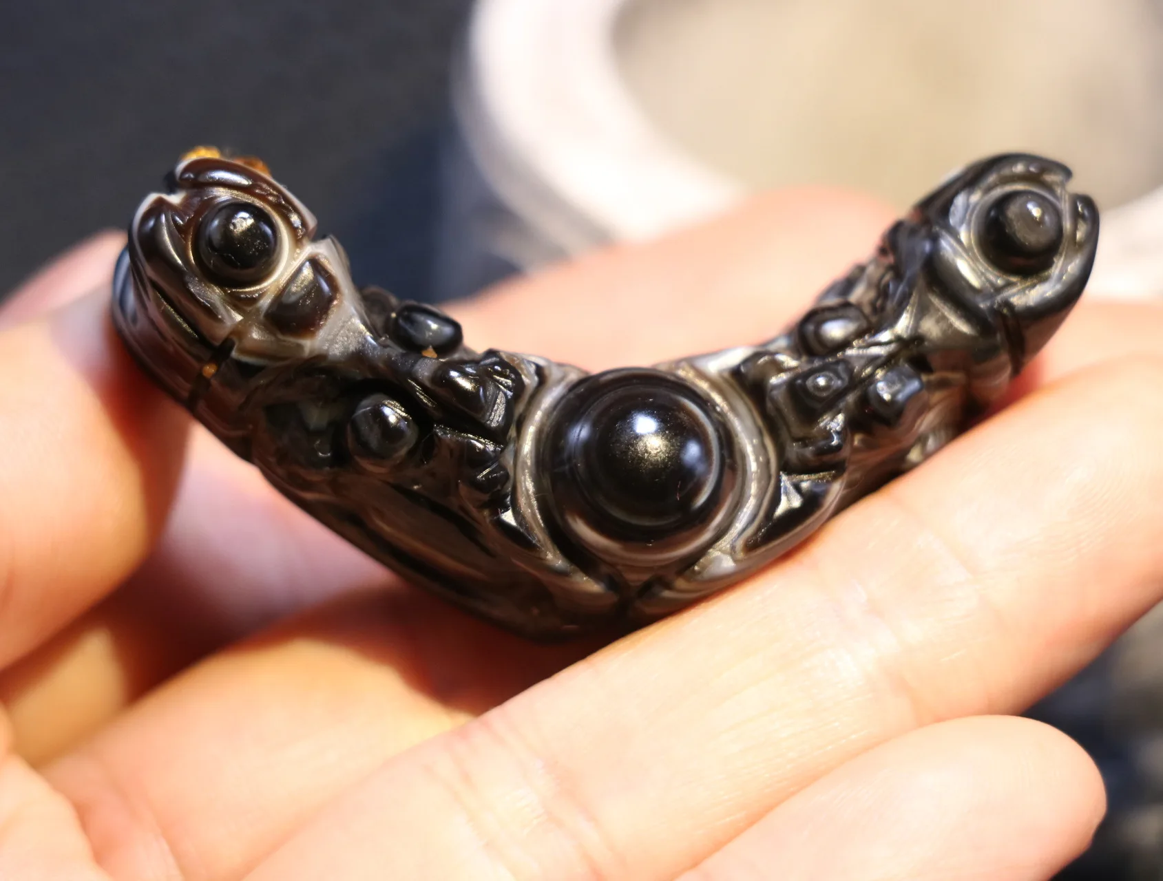 

Magic Power Tibetan old Onyx 2 Roaring Dragon Heaven Eye Pendant Amulet ZZY_46 Timestown UPD22