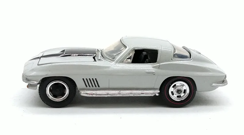 Зеленый светильник 1: 64 1967 Chevrolet Corvette бутик сплава автомобиля игрушки для детей Детские игрушки модель оптом