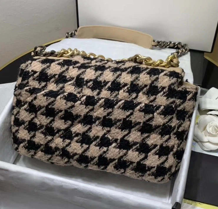 runway handbags 2019