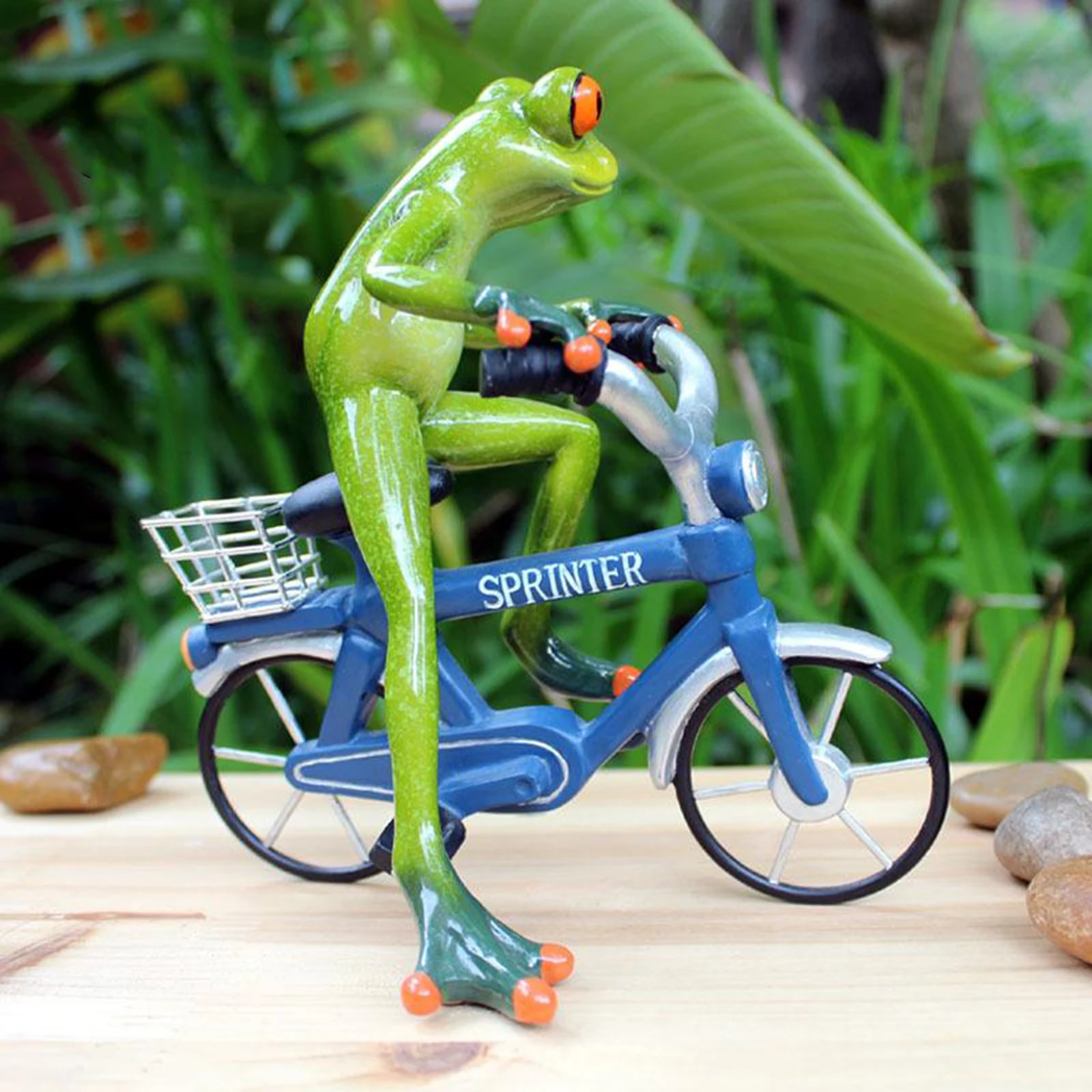 Resin Funny Garden Decorative Sculpture Frog Cycling Figurine Frog Statue for Gift Home Office Desk Decor Ornament