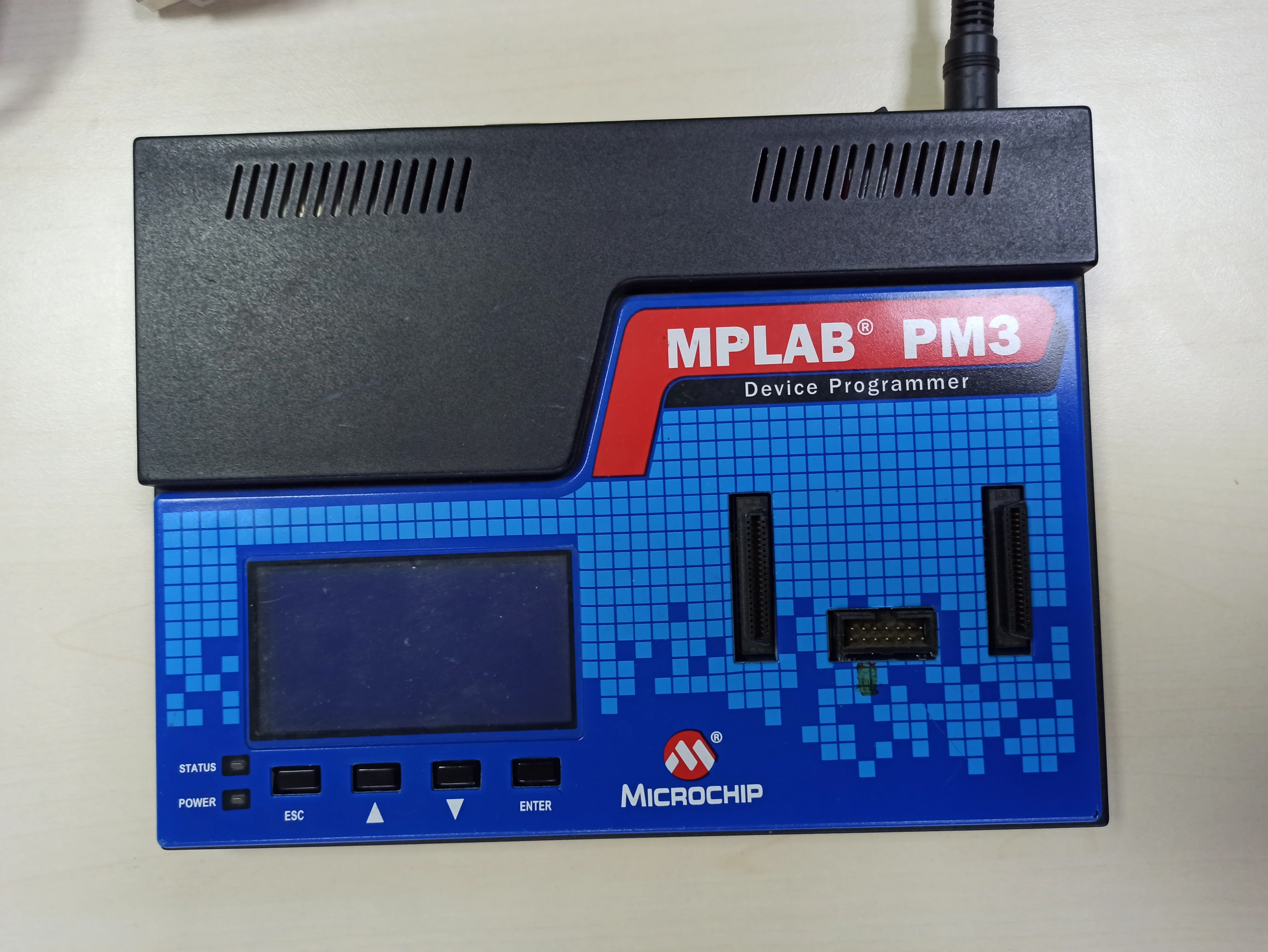 Microchip MPLAB PM3 プログラミングデバイス MPLAB PM3 UNIVERSAL DEVICE PROGRAMMER | Microchip Technology