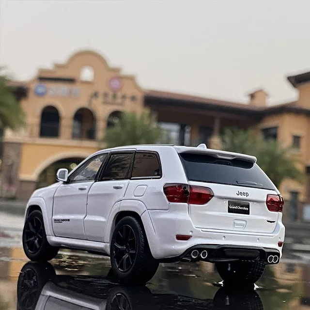 1:32 Jeeps Grand Cherokee Alloy Car Model Diecasts & Toy Off-road Vehicles Metal Car Model Simulation Sound and Light Kids Gifts 4