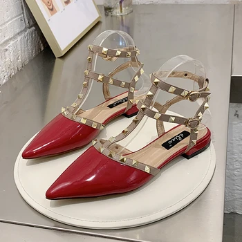 

Women Buckle Strap Sandals Rivet Designers Fashion Pointed Toe Woman Shoes Leather Red Party Sexy Flat Gladiator Sandal Summer