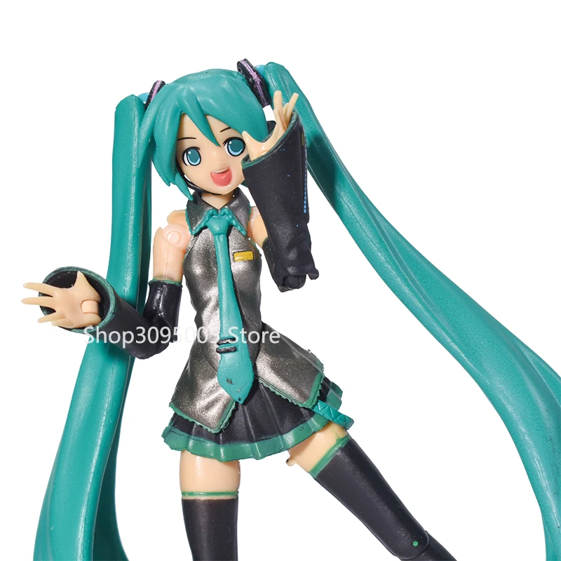 H404a4e1cdea2444986fddf2908353667M - Miku Plush