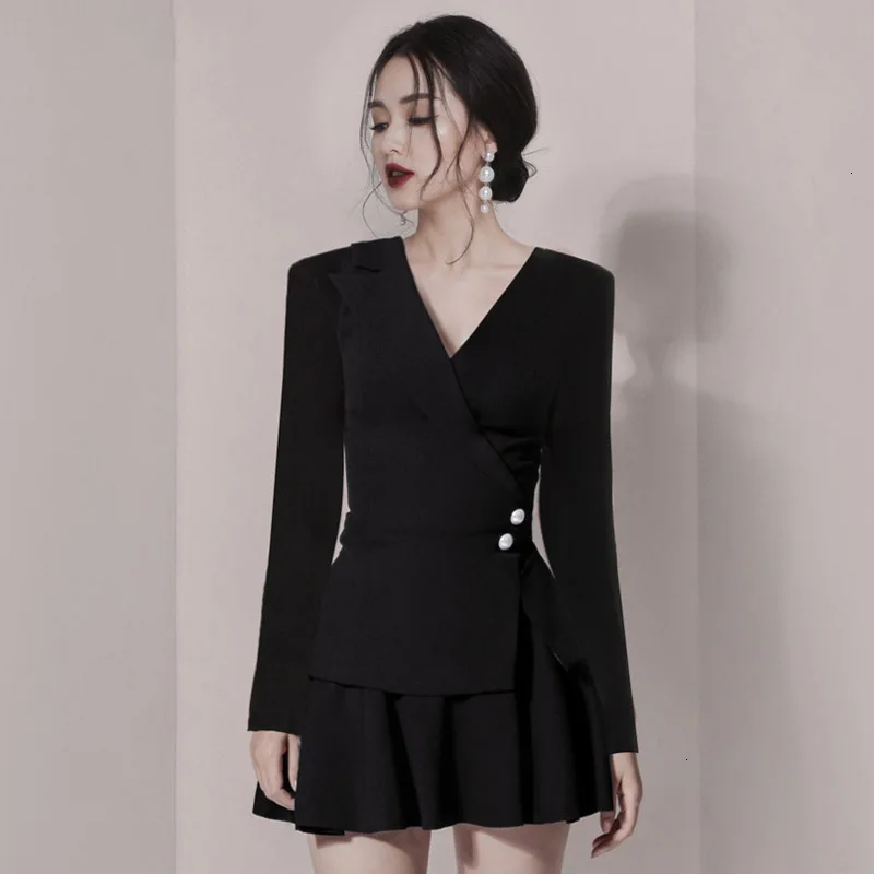 

2019 autumn new pattern black v collar Jacket Half-body Skirt Short Skirt Twinset Lady Of Quality Temperament Suit D157