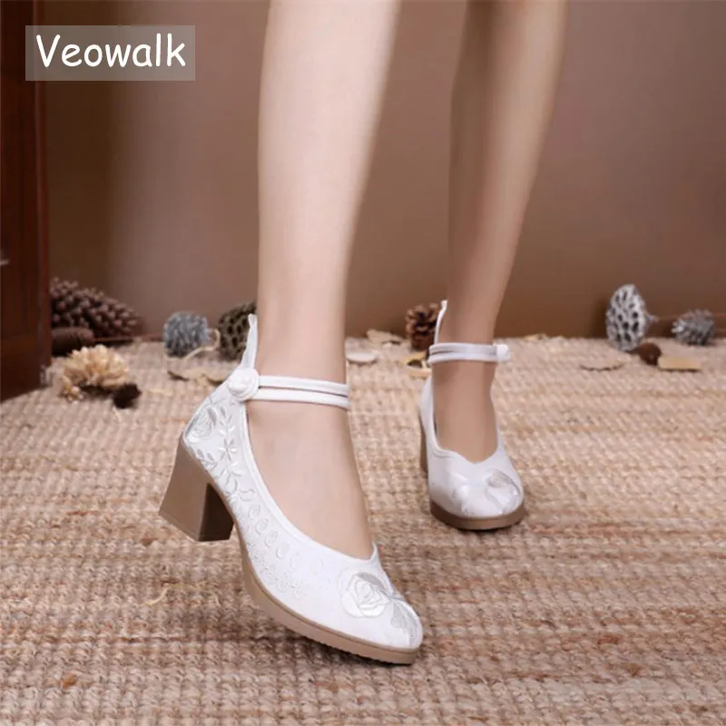 

Veowalk Jacquard Cotton Embroidered Women Chunky Heels 6cm Ladies Casual Comfort Old Beijing Pumps Retro Chinese Shoes