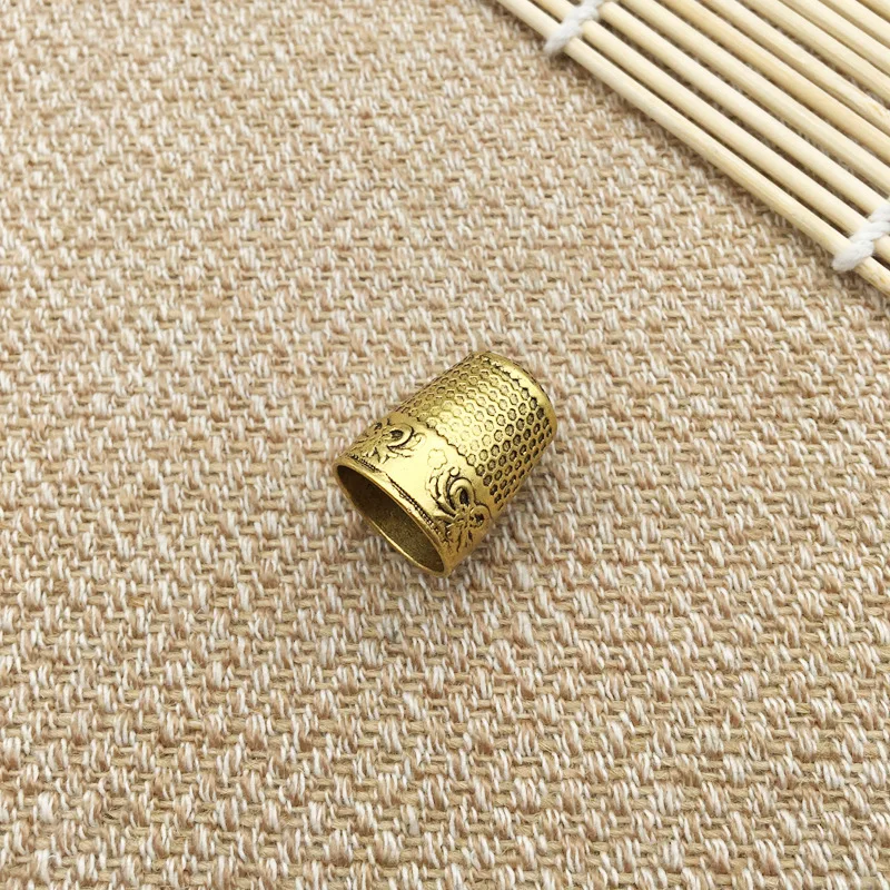 1pc Vintage Sewing Thimble Sewing Tailor Finger Protector Quilting Thimble Finger Shield Ring Quilting Craft Sewing Tools