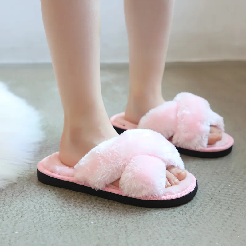 Pink Зимние Модные Детские домашние тапочки; теплая обувь с искусственным мехом; обувь без шнуровки на плоской подошве для девочек; детские меховые Вьетнамки; домашние Нескользящие тапочки - Цвет: Pink