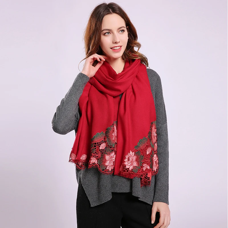 Вышивка шерстяной шарф Для женщин Элитный бренд красный шелковые платки и с цветочным узором; женская обувь шарф, кашне, зимнее пальто из чистой шерсти шарф