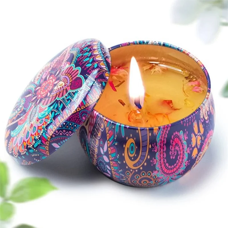 Handmade Natural Soy Wax Aromatherapy Candle With Flower Petals in Decorative Travel Tin