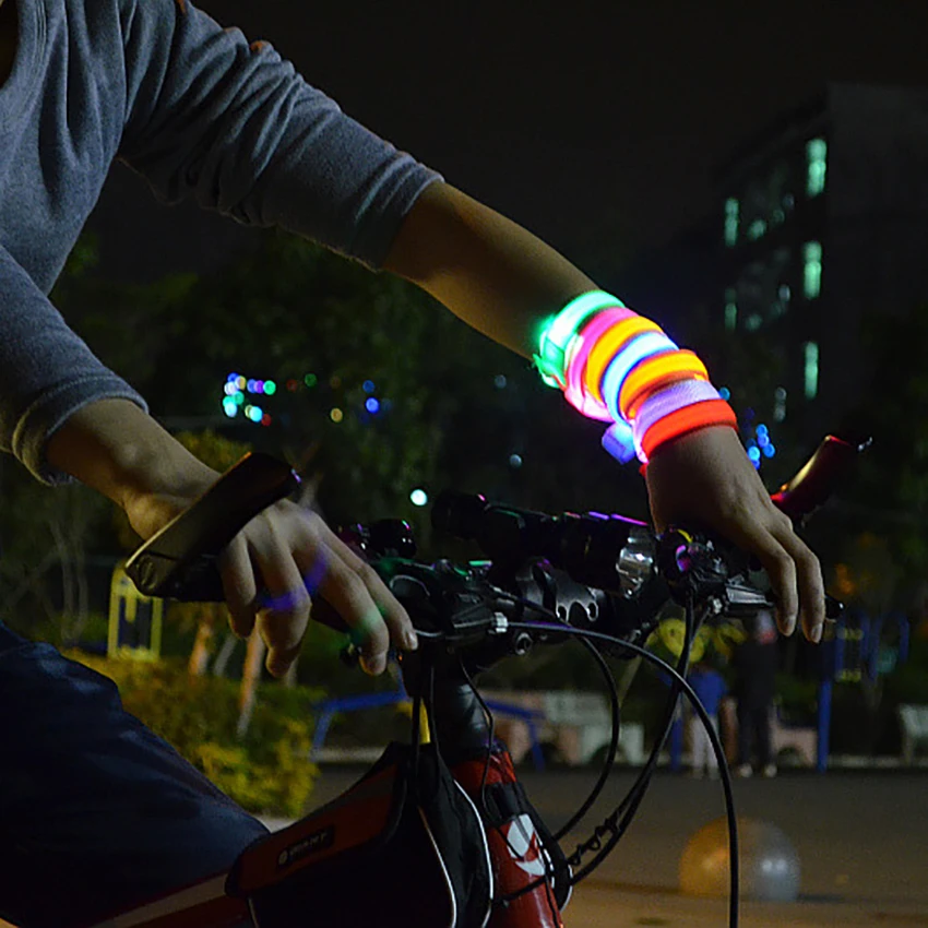 SAFETY FLASHING LED LIGHT UP ARM BAND HIKING RUNNING BIKE CYCLING ARMBAND. 