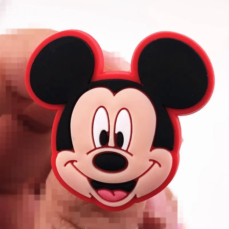 

1PCS New Arrival Cartoon Mickey Icon PVC Brooch For Kids Party Gifts Minnie Donald Badge Pin For Decoration On Backpack Clothes