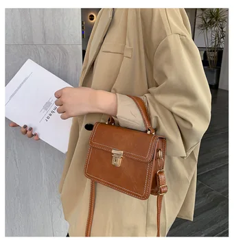 

2020 New Women's Handbag Korean Small Square Bag Shoulder Messenger Bag Female Korean Version Simple Ladies Bag