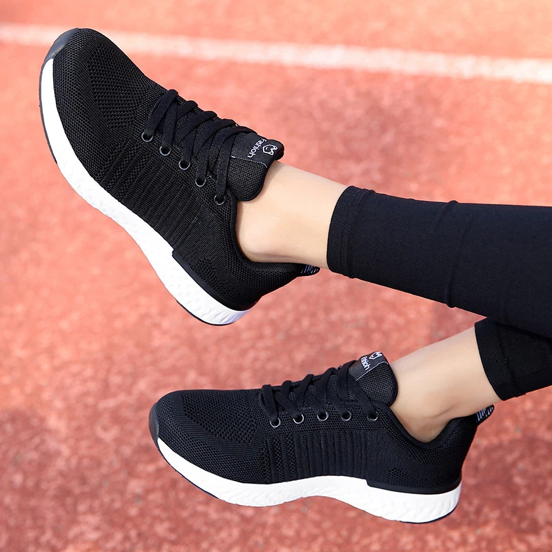 Для женщин теннисные туфли Обувь с дышащей сеткой zapatillas hombre Deportiva; сезон весна-осень удобная обувь шнуровка тренажерный зал на свежем воздухе спортивные фирменные кроссовки на плоской подошве; Tenis Mujer