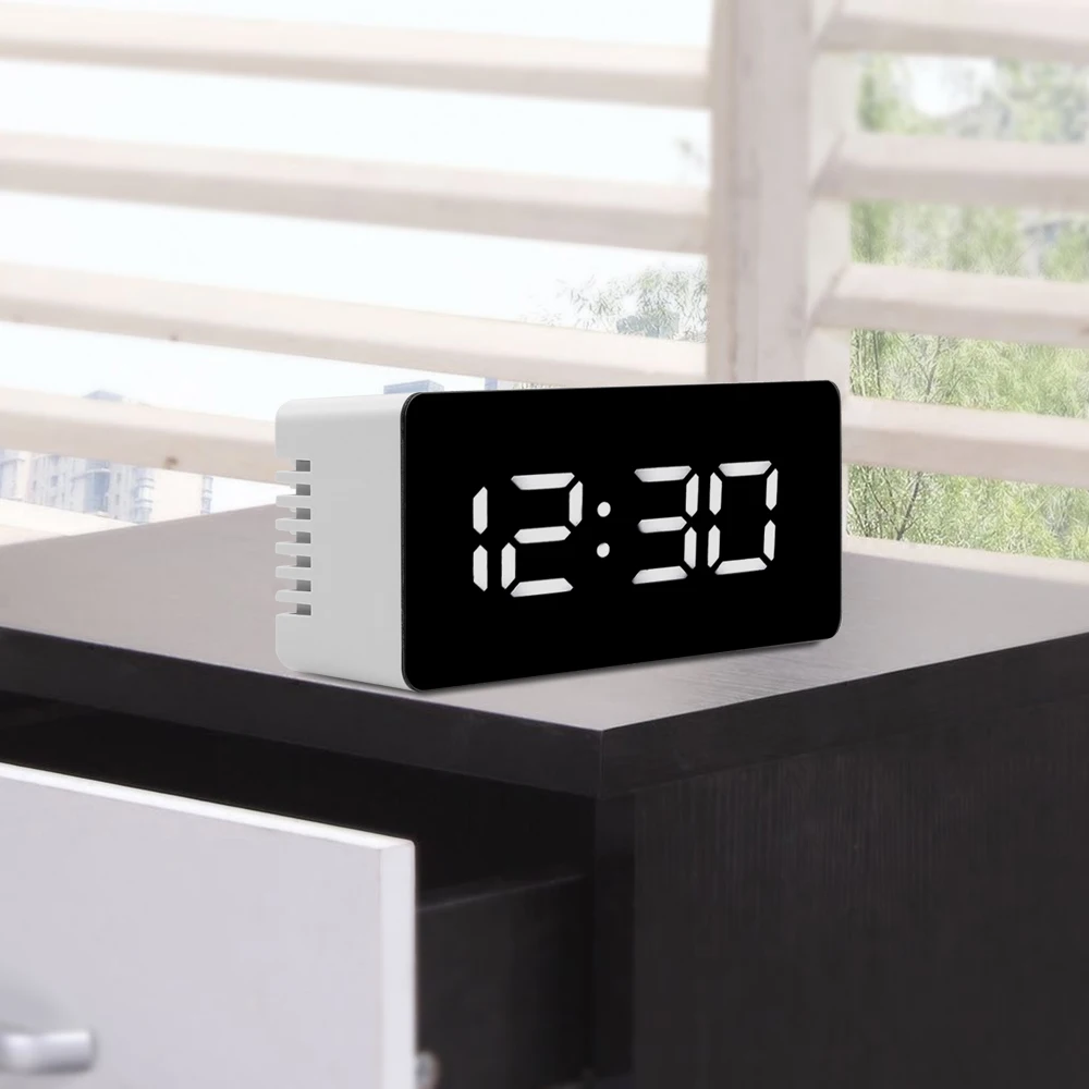 USB & Battery Operated Desk Table Alarm Clocks Mirror Clock with Snooze