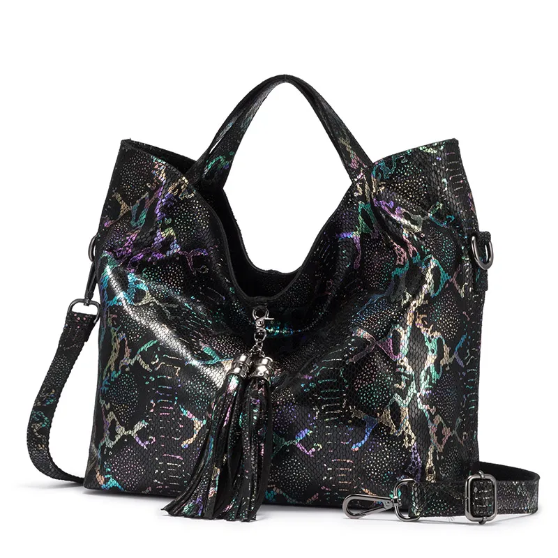REALER натуральная кожа женская сумка Большая вместительная сумка женская цветная змеиная Печать дамские сумки на плечо с кисточкой - Цвет: Черный