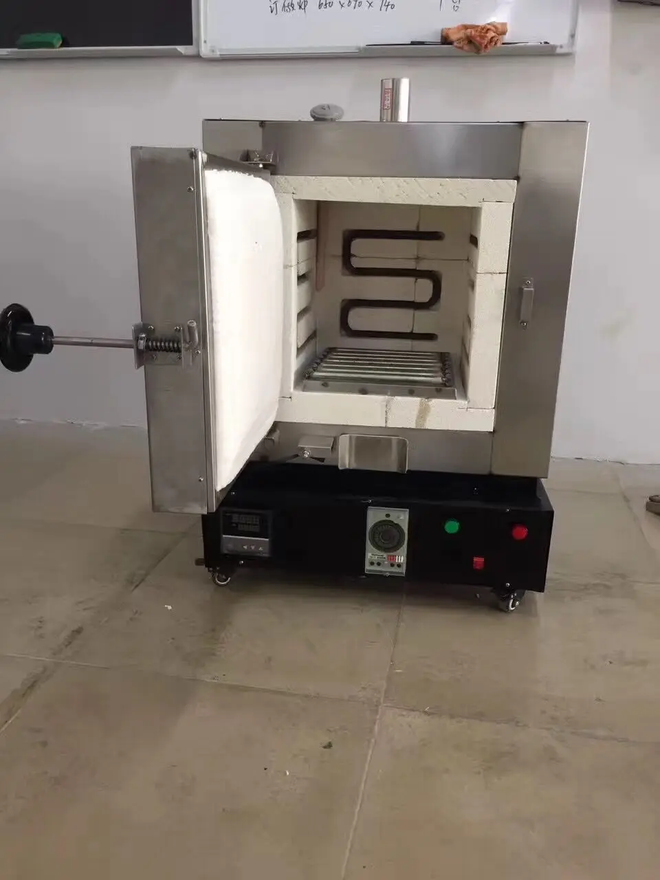 burnout oven for lost wax process jewelry making, burn wet gypsum powder.