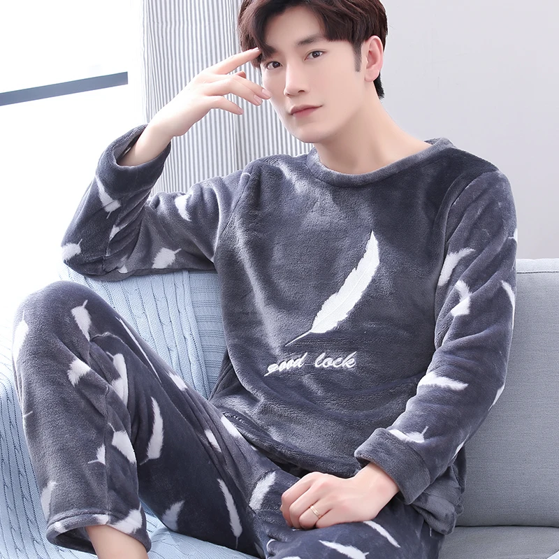 

Thicken Flannel Men's Pajamas Two Piece Fashion Print Feather Home Clothes Loose Soft Homewear Pajamas Warm Winter 2Pieces/Set