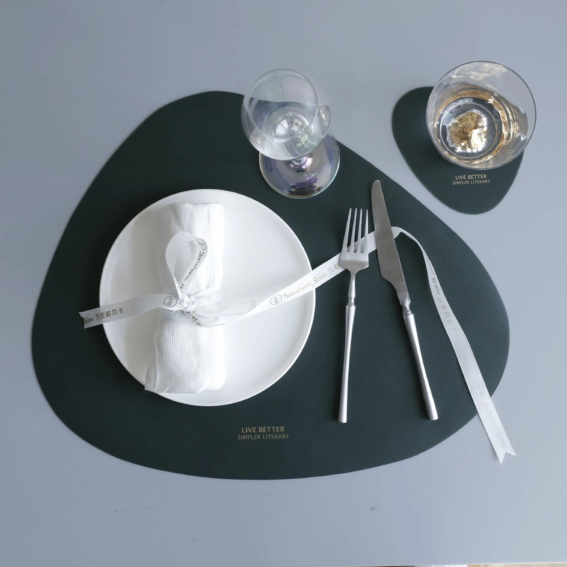 

2PCS Placemat Placemat Placemat Leather Waterproof Thermal Insulation Non-slip Placemat Soft Black Brown Dishwashable Coaster