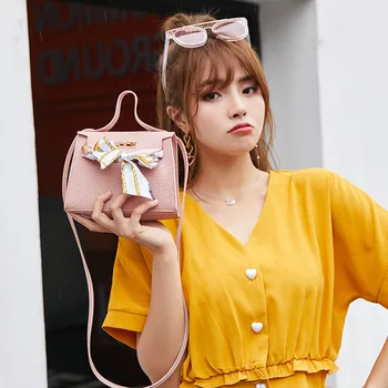

2019 Korean-style New Style Embossed Leather Crossbody/shoulder Bag Square Sling Bag Fashion Silk Scarf Decoration Shoulder Bag