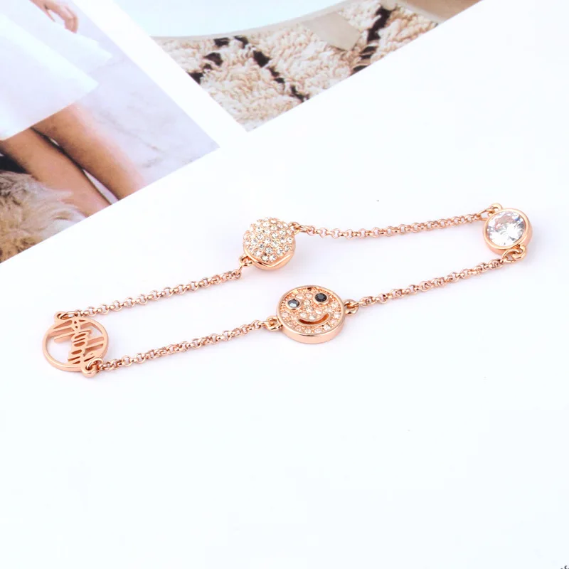 

High quality swa, simple fashion high smile invisible face button bracelet