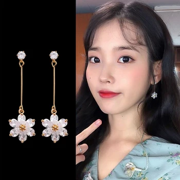 

Sweet Elegant Cz Flower Petal Drop Earrings for Women Shiny Korean Delicate Zircon Earring Long Dangle Earrings Luxury Jewelry