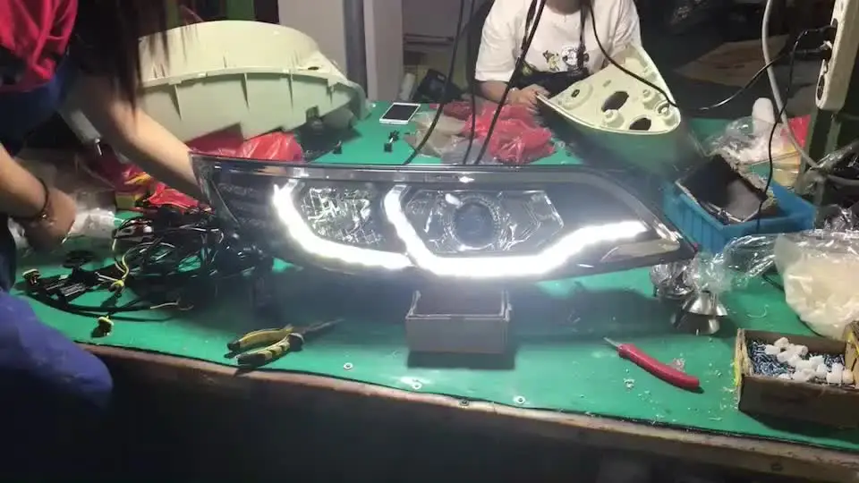 

2019 Factory Price Auto lamp Shenlong bus led moving head light for bus