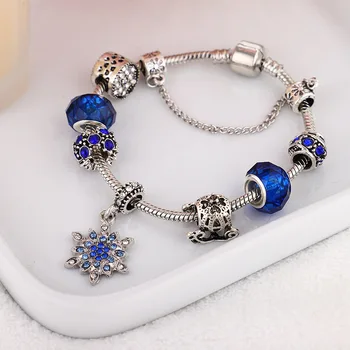 

Snowflake glass beaded bracelet with snowflake pendant, charming crystal jewelry gift, classic DIY bead bracelet for ladies