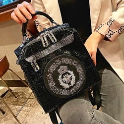 Vintage Mochila Mujer Black Female Backpack New Luxury Designer Bolso Mujer Rivet Fancy Mini Women's Rucksack