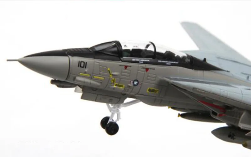 1/100 модель американского флота Tomcat Grumman бомбардировщик с пламенем самолета