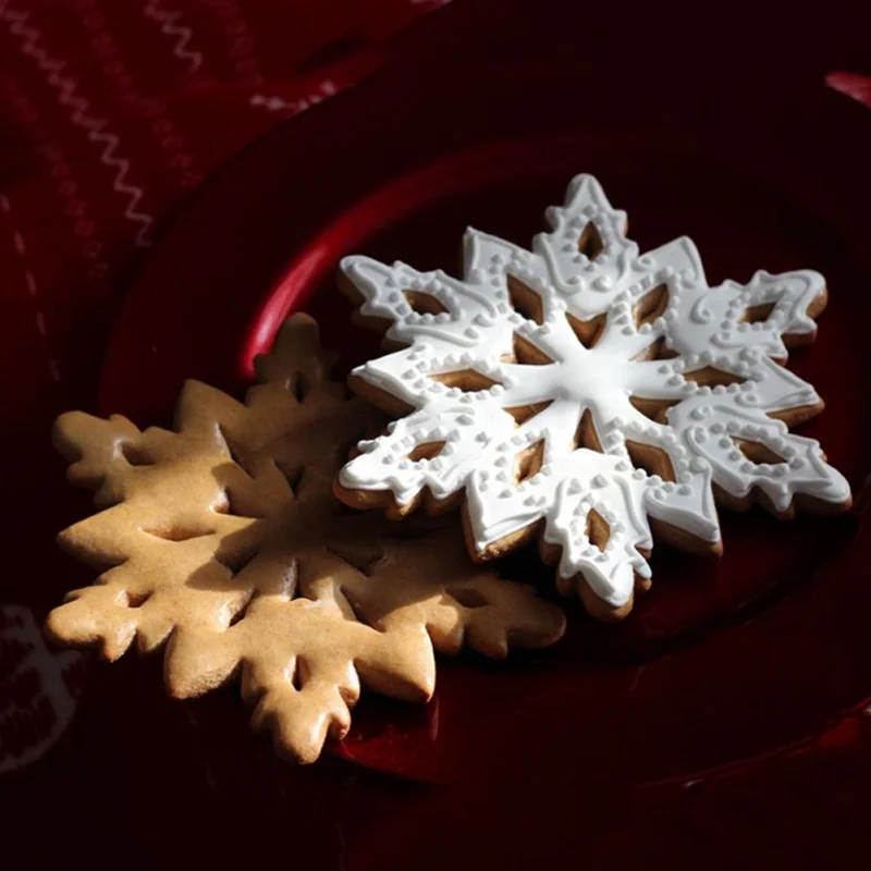 

3D Three-dimensional Snowflake Cookie Biscuit Stainless Steel Mold DIY Handmade Baking Mold For Kitchen Festive Party Supplies