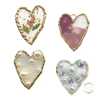 

1PC Gold Heart Natural Real Dried Flower Pendants with Liquid Resin Covered Pendants Charm For Jewelry Making