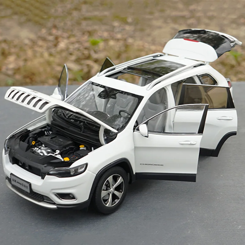 Sacle fike cherokee 1:18 Модель автомобиля из сплава литой металлический игрушечный автомобиль коллекция сувенир детский подарок внутренний дисплей