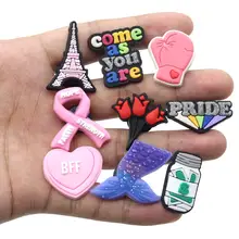 Petites breloques de chaussures en PVC pour femmes, 1 pièce, gants roses drôles, accessoires de chaussures, sandales en crocodile, décorations unisexes, cadeaux de noël