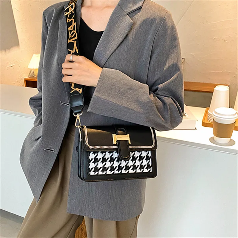 Hot Unique Bag Design Retro Woolen Square Bag & Elegant Shoulder Messenger Width 20.5cm Height 15cm Thickness 8cm