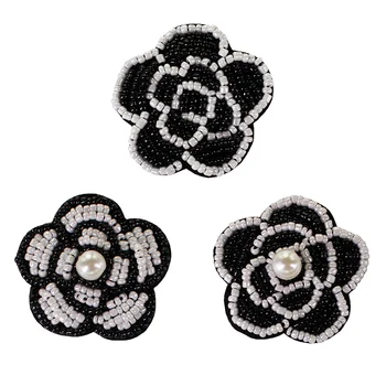

Handmade Beaded Flower Badges Patches for Brooches Button Clothes Decorated Applique Sewing 5 pieces