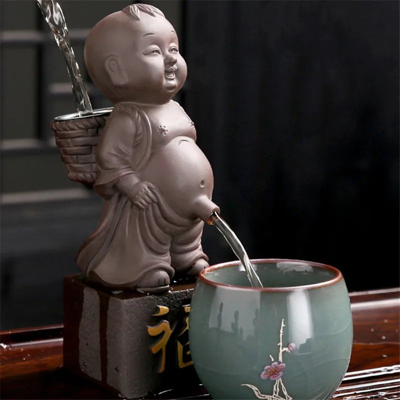 писающий мальчик глиняная фигурка. чайная фигурка писающий мальчик. чайник писающий мальчик. чайная фигурка писающий мальчик. фарфоровый мальчик гарднер.