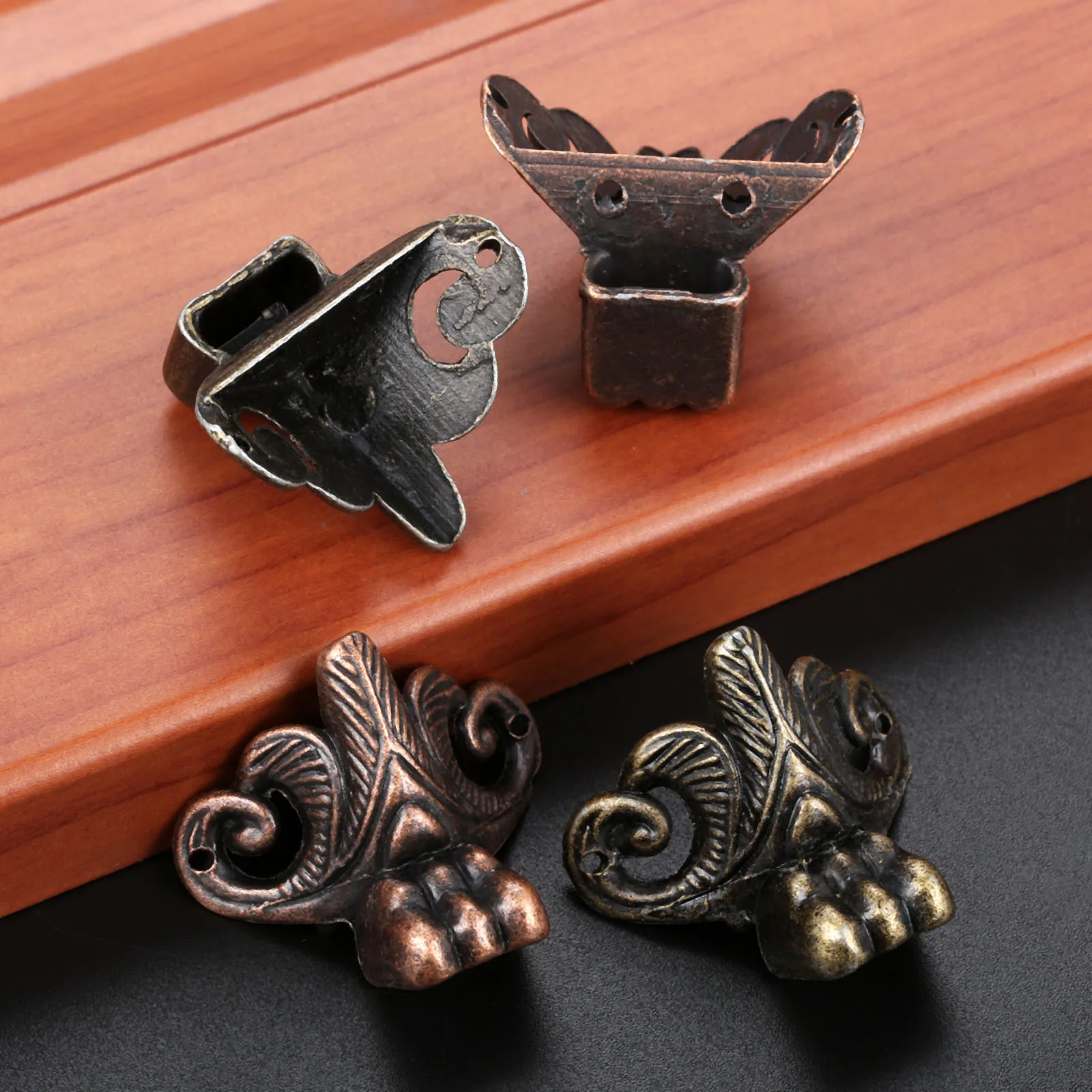 4Pcs  Retro Decoration Legs Wine Wooden Box Ship Feet Cabinet Corner Bronze Tone Color 34*31mm