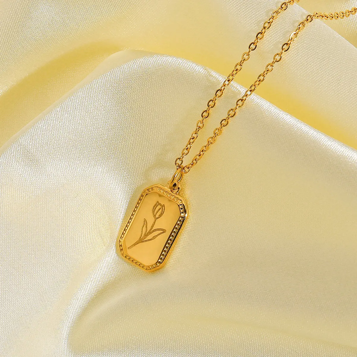 Retro Square Rose Flower Pendant Necklace For Women Minimalist Steel Woman jewelri ​Stainless Steel Choker Neckalce Accessories