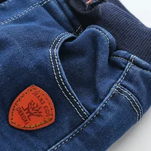 Новинка зимы; стильная детская одежда; махровые и плотные мужские двухслойные длинные брюки; теплые эластичные джинсы для детей